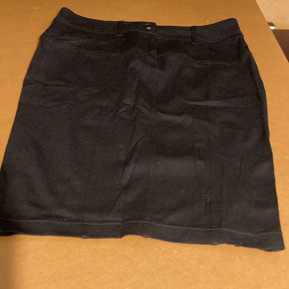 Burberry authentic skirt black size 10 - Picture 2 of 6